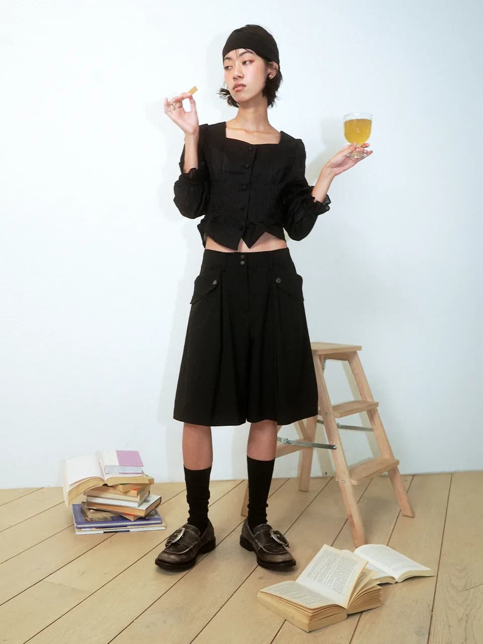 Folded Page Bermuda Pants Black